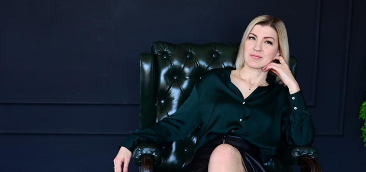 Female psychologist Elena Guzeeva on promotion 4