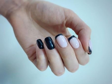 Студия маникюра Gloss up nails. Посещайте по акции 8