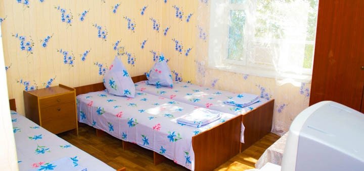 Номер базы отдыха «Сказка». Отдыхайте по акции