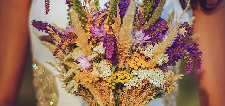 Sweet Box із живих квітів у подарунок коханій від квіткової студії «AnneMaria» у Маріуполі. Замовляйте живі букети квітів по акції.