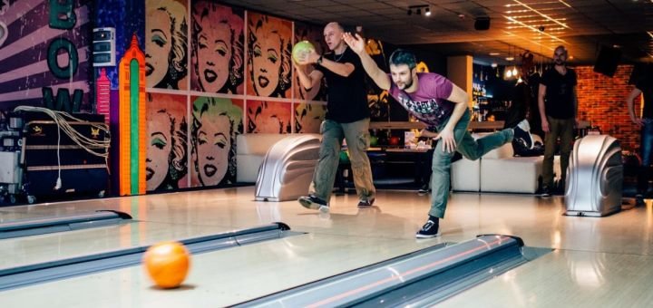 Strike & Grill