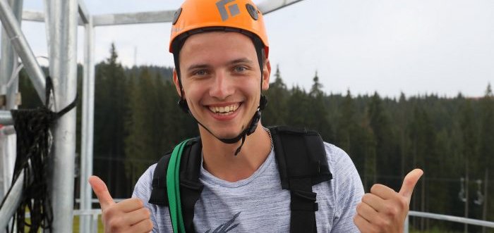 Адреналінова вежа «ActiveDay» біля озера Молодості у Буковелі. Плануйте екстрим розваг по акції.