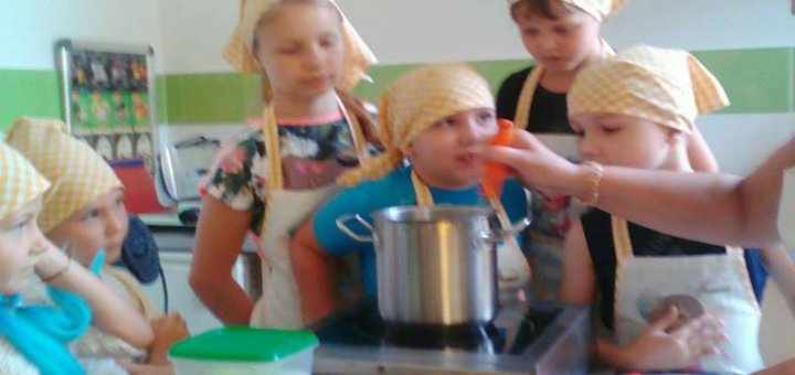 Приходите в в детскую кулинарную студию «Ложка»