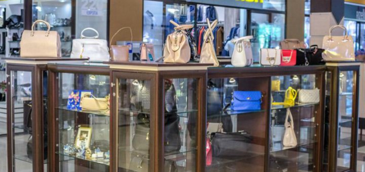 Discounts in the store "women bags"