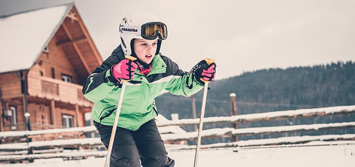 Discounts for rest in the Krasna Polyana Gostiny Dvor in Polyanytsya. Remove the number for the promotion. 3