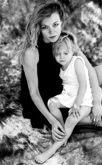 Family photo session with photographer marie mikhailenko in kiev. order the services of a photographer at a discount.
