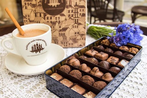 Солодощі кафе «львівська майстерня шоколаду». знижки на все меню