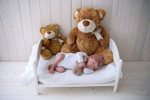 Студійна фотосесія новонароджених у студії Nina & Alex Photo в Одесі. Замовляйте дитячого фотографа з акції.