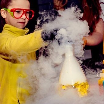 Foam volcanoes at the Crazy Laboratory science show in Lvov. Buy tickets for the promotion.