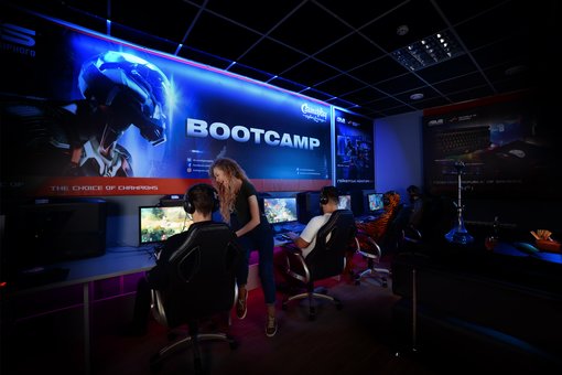 Комп'ютерні ігри в кіберклубі «Gameplay cyberlounge» у Києві. Приходьте за акцією.