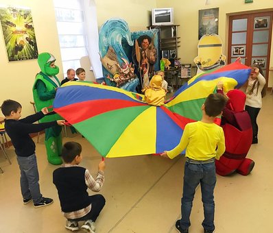 Свята для дітей у кафе-кондитерській «Зефір» у Києві. Замовляйте організацію свят зі знижкою.