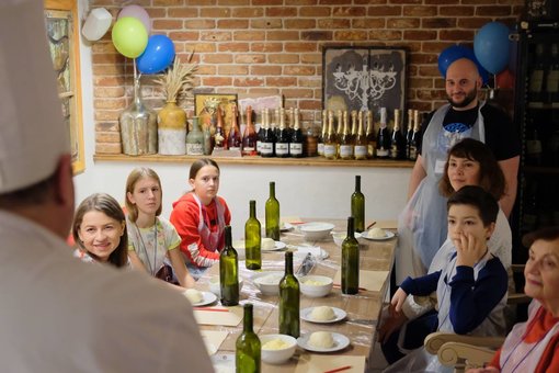 Ресторан Мама Манана. Відвідуйте акцію 64