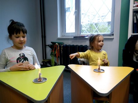 Classes with a child psychologist at the Kid'Z Studio school on Poznyaky in Kiev. Book your child at a discount.