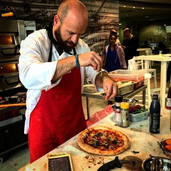 Мастера итальянской кухни от пиццерии «Home pizzeria» в Киеве. Заказывайте со скидкой