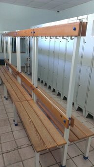 Раздевалка в комплексе «Атлет». Абонементы по скидке