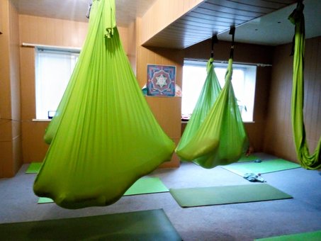 Aero yoga at the Ukrainian Federation of Aero Yoga and Yoga in Kramatorsk. Pay for a fly yoga lesson at a discount.