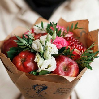 Фруктово-квіткові букети "Fruits&Flowers Market" у Дніпрі. Замовляйте по акції.