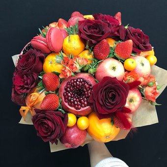 Букет із фруктів у бутіку «Fruits & Flowers Market» у Дніпрі. Замовляйте по знижці.