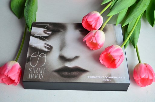 Набір косметики Nars для макіяжу у магазині «Brendcosmetics» у Києві. Купуйте за знижкою.