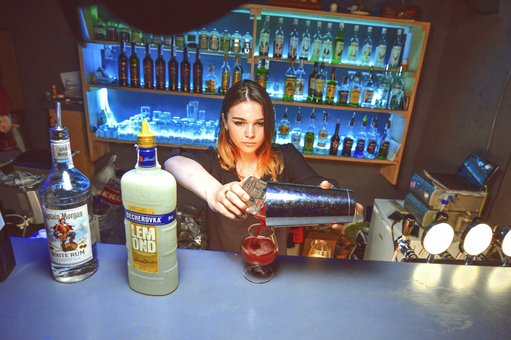 Cocktails at Hookah nights air in Kiev. Order with a discount