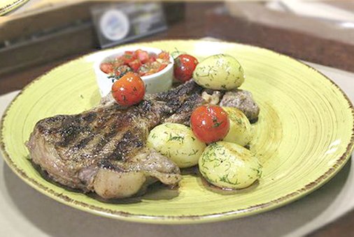 Hot dishes in the cafe "Tarabar" in the Dnieper. Order cheap