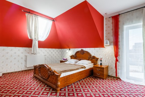 Napivlux at the Everest motel Ivano-Frankivskiy. Book a room with a book
