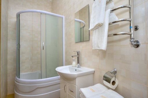 Стандартний двомісний номер в апарт-готелі «heart kiev apart hotel» в києві. забронювати номер недорого