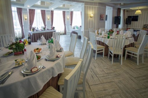 Banquet room in the restaurant "Sofiyivsky Posad" in Kiev. Order cheap